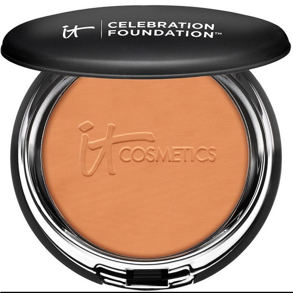 It Cosmetics Celebration Foundation full coverage powder RICH